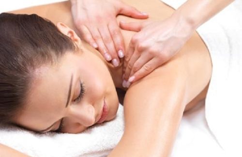 woman_being_massaged